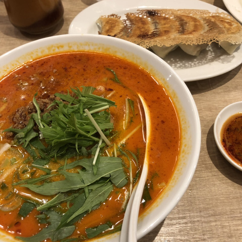 台湾ラーメン＋餃子(東京餃子軒 横浜西口店)