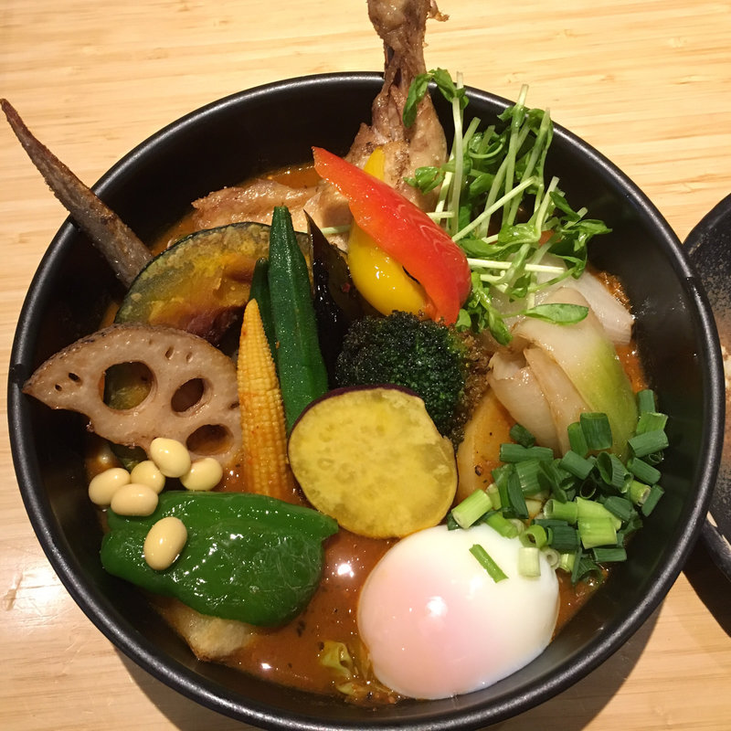 チキンと1日分の野菜20品目(Mikazuki curry SAMURAI. 下北沢店)