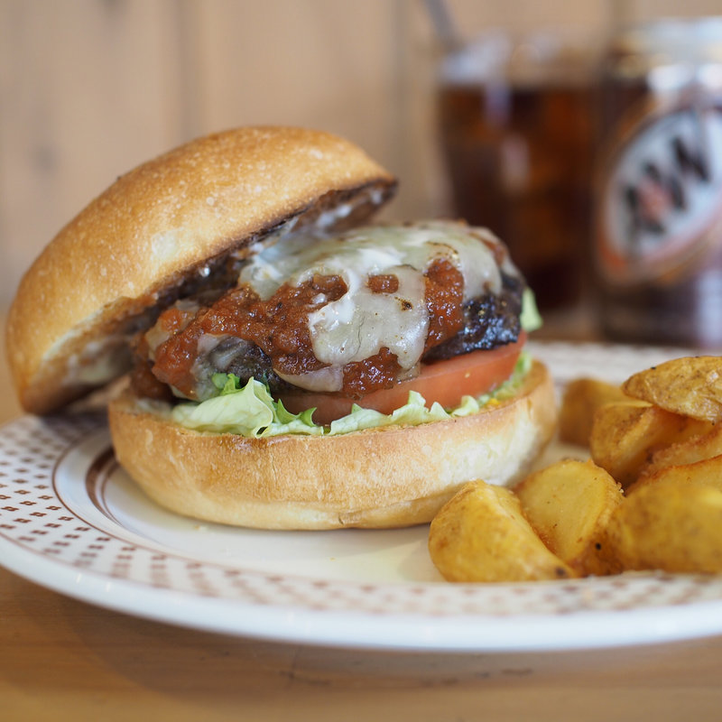 自家製トマトソースモッツァレラバーガー(The Burgerlion-バーガリオン)