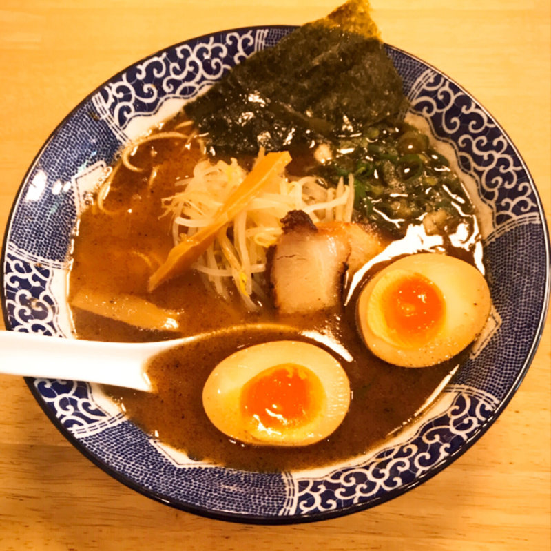とりとんこつラーメン(大盛り)+半熟玉子(トッピング)(こりく )