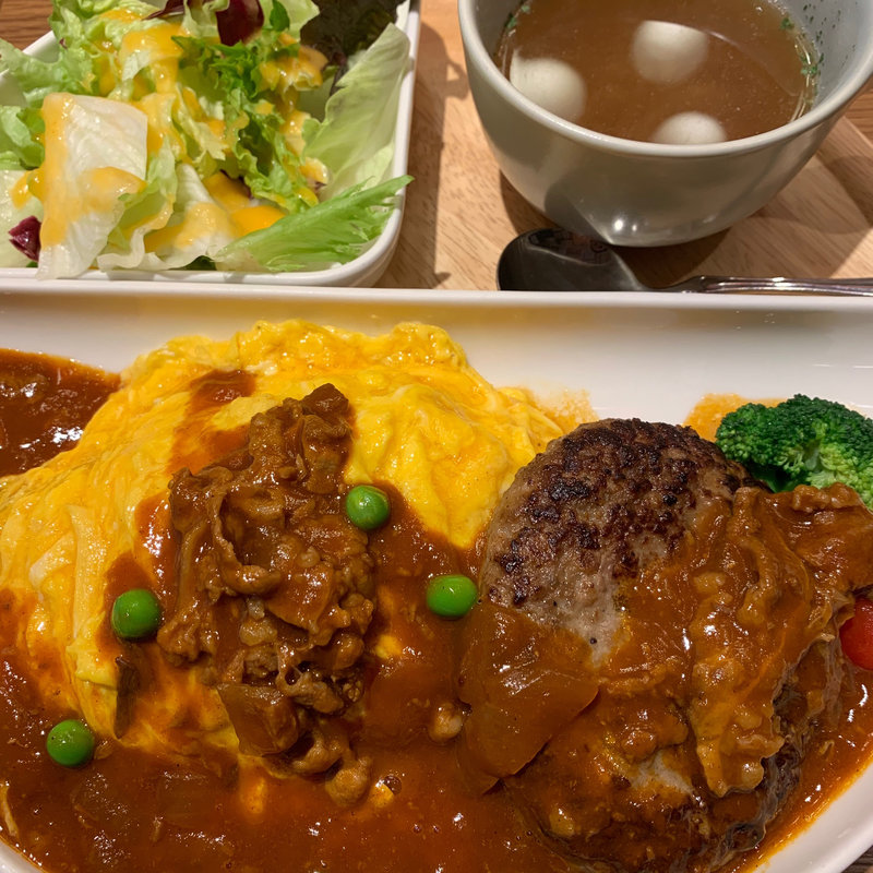 ハンバーグオムライスプレート(HAKATA洋膳屋ROYAL)