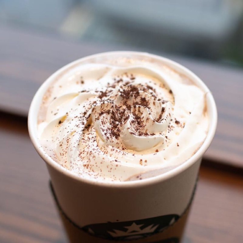 カフェモカ、エキストラホイップ(スターバックスコーヒー ピオレ姫路4階店)
