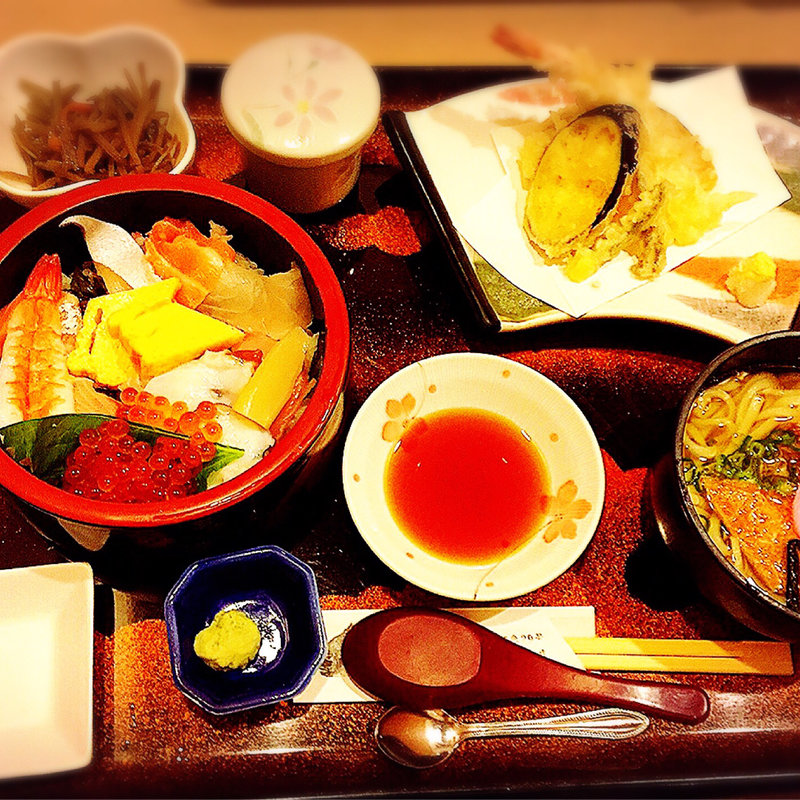 海鮮ちらし寿司定食(暖流 )