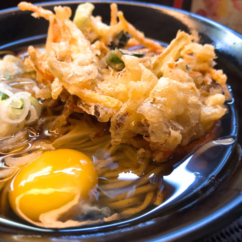 かき揚げ天玉そば（温）(菜の花そば 西船橋店 （【旧店名】彩花庵　西船橋店）)