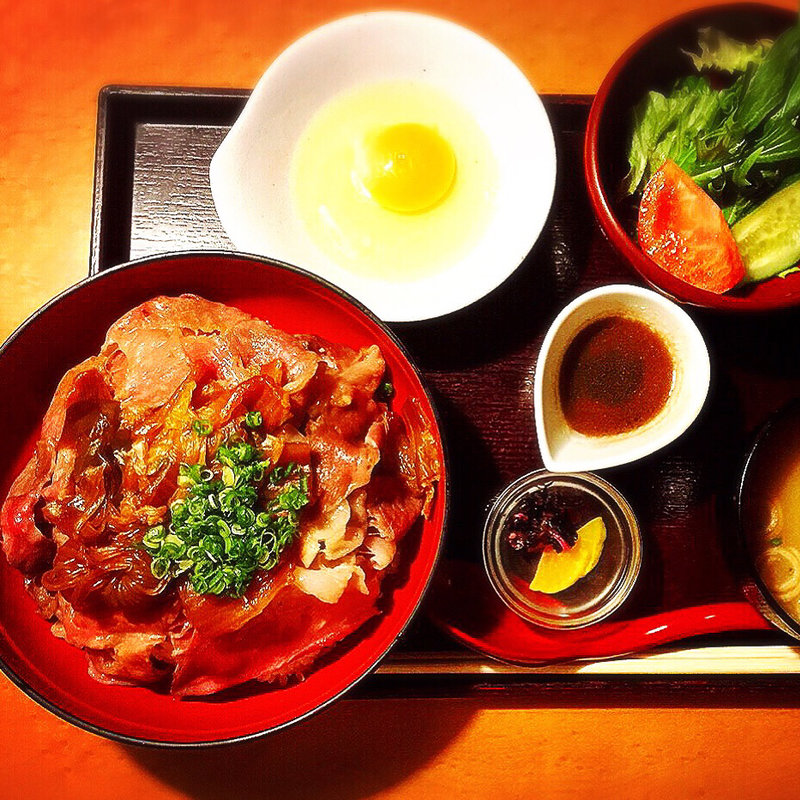 黒毛和牛すき焼き丼(寅八本店 （とらはちほんてん）)