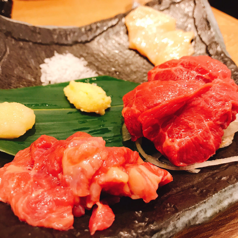 馬刺し 4種盛り(ダンダダン酒場 )