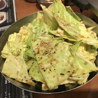 ごま塩キャベツ(大阪焼肉 ホルモン ふたご麻布十番店 )