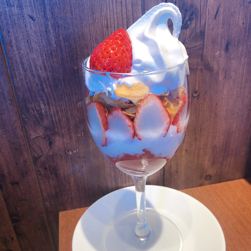 いちごパフェ(カフェヨシノ 小牧店)
