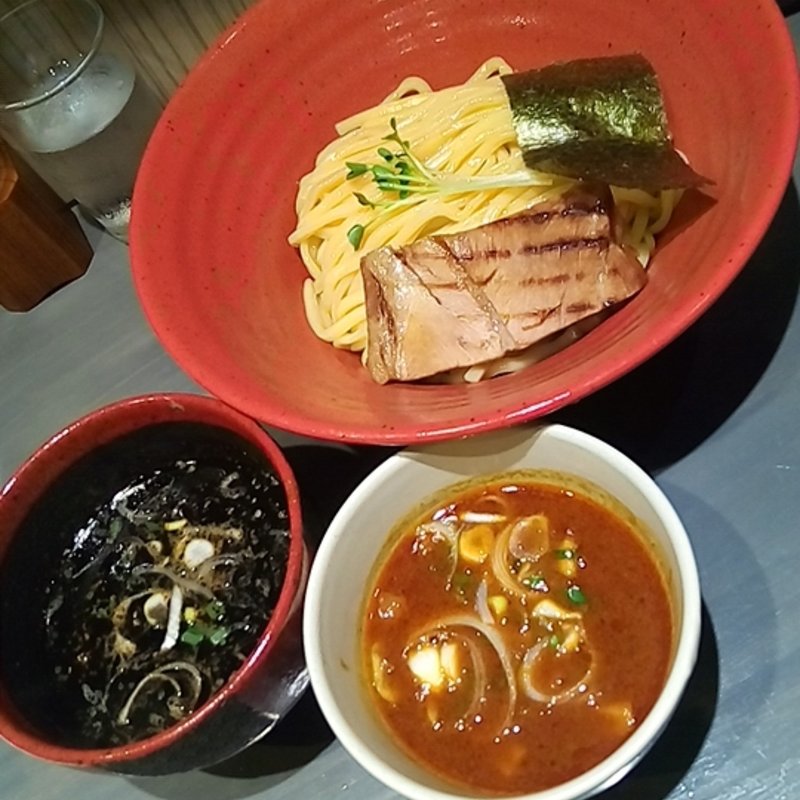 つけ麺ハーフ＆ハーフ(つけ麺専門 百の輔)