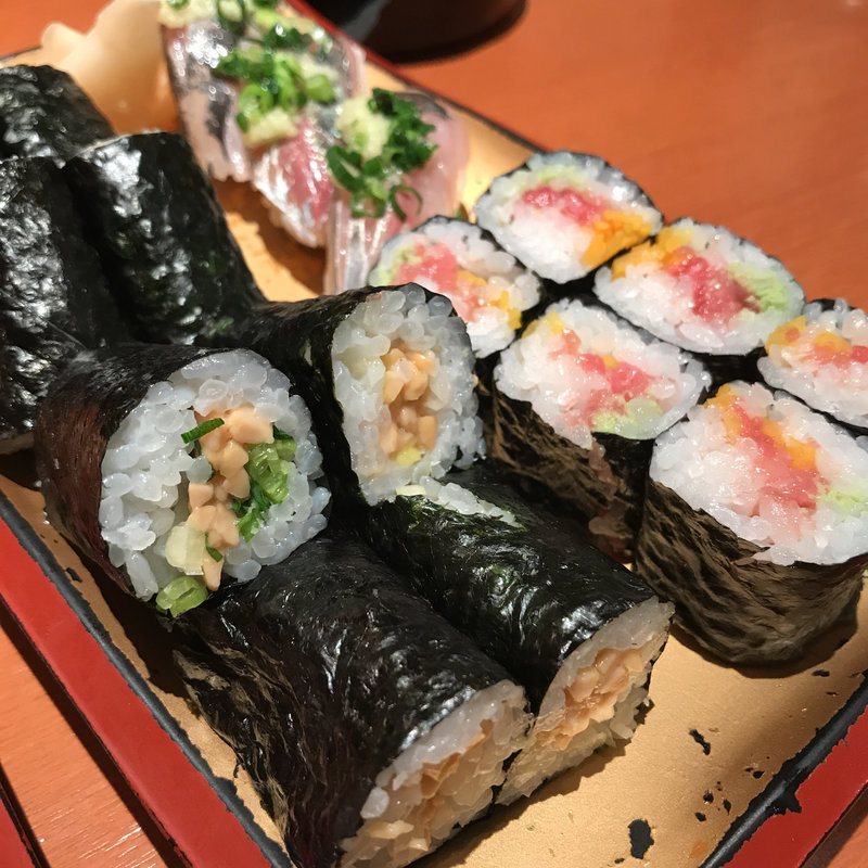 納豆巻き、トロたく、アジ握り(英鮨 上野店)