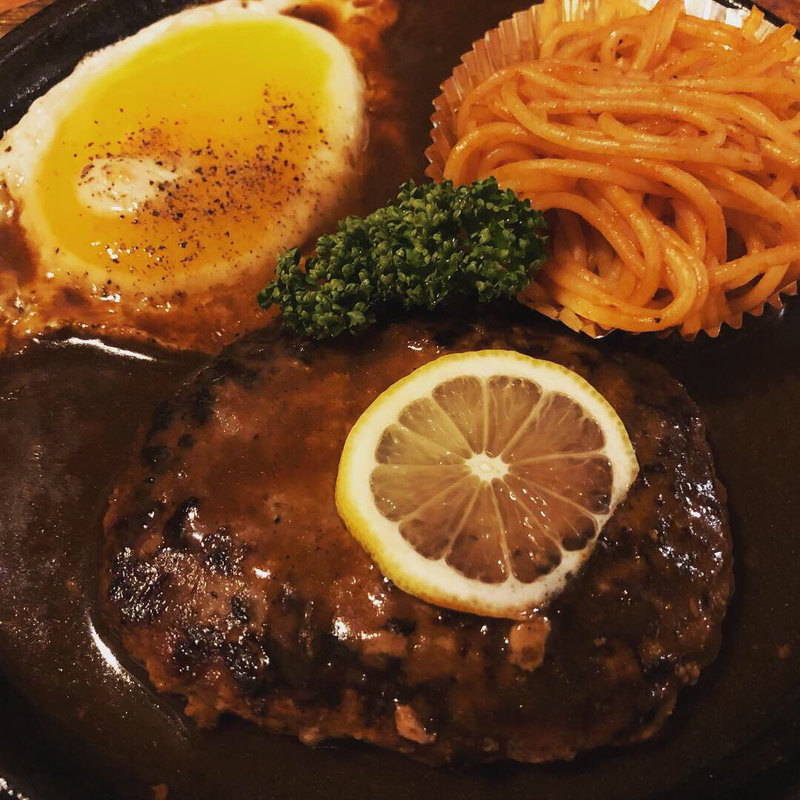 鉄板ハンバーグ(ポピンズ)