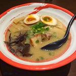 博多味玉ラーメン(本場博多ラーメン・油そば 一号艇)