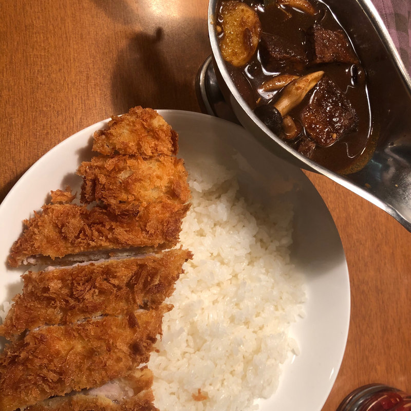 ビーフとキノコカレー、トンカツトッピング(カリー屋 ジンコック)