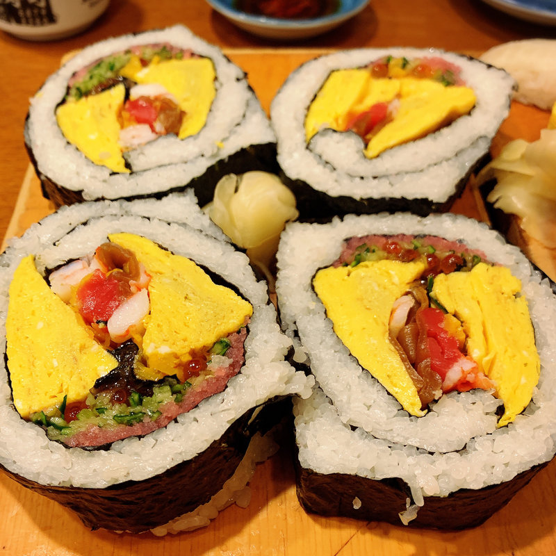 ビック太巻(いろは寿司)