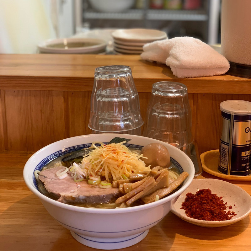 塩ラーメン+味玉 (としおか)