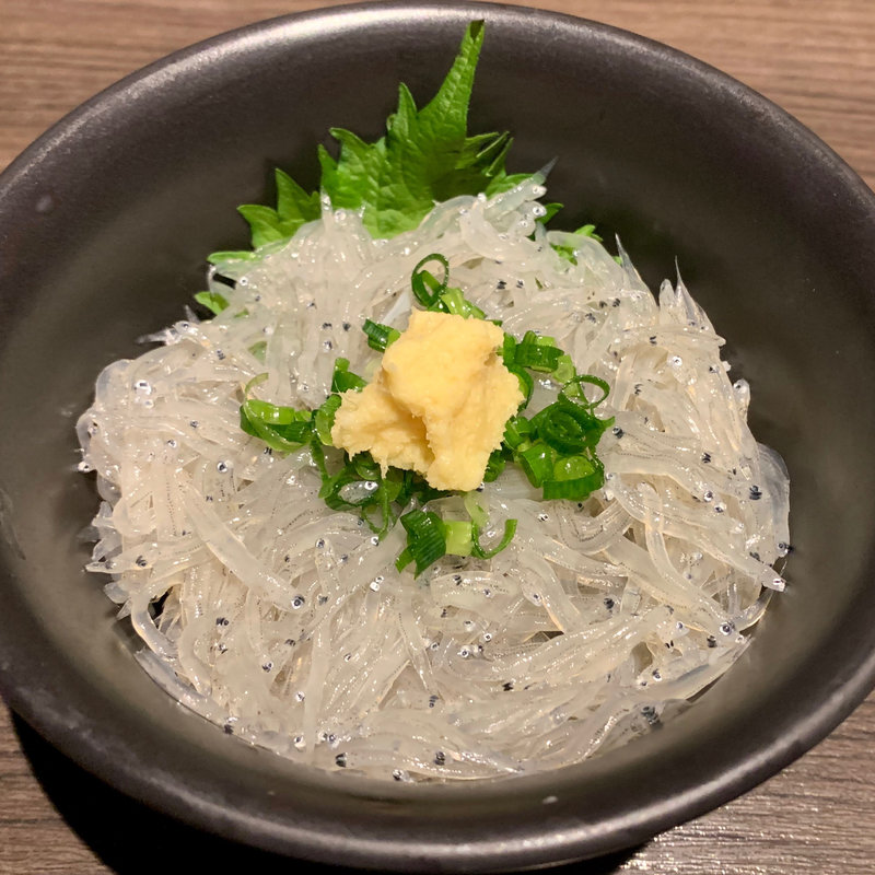 生しらす丼(海鮮居酒屋さんせん )