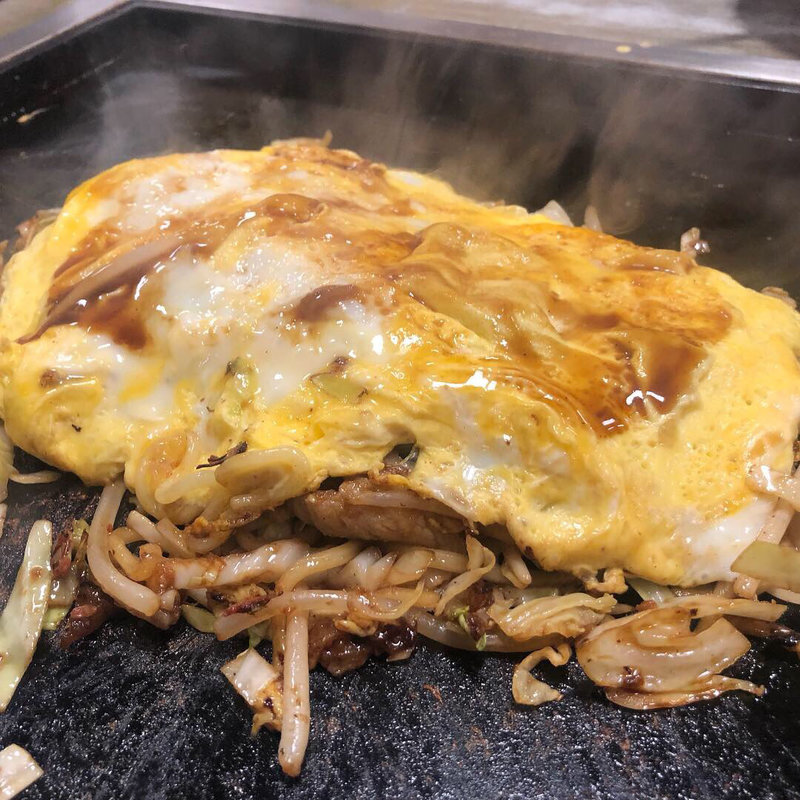 オムそば(おかめ 総本店)