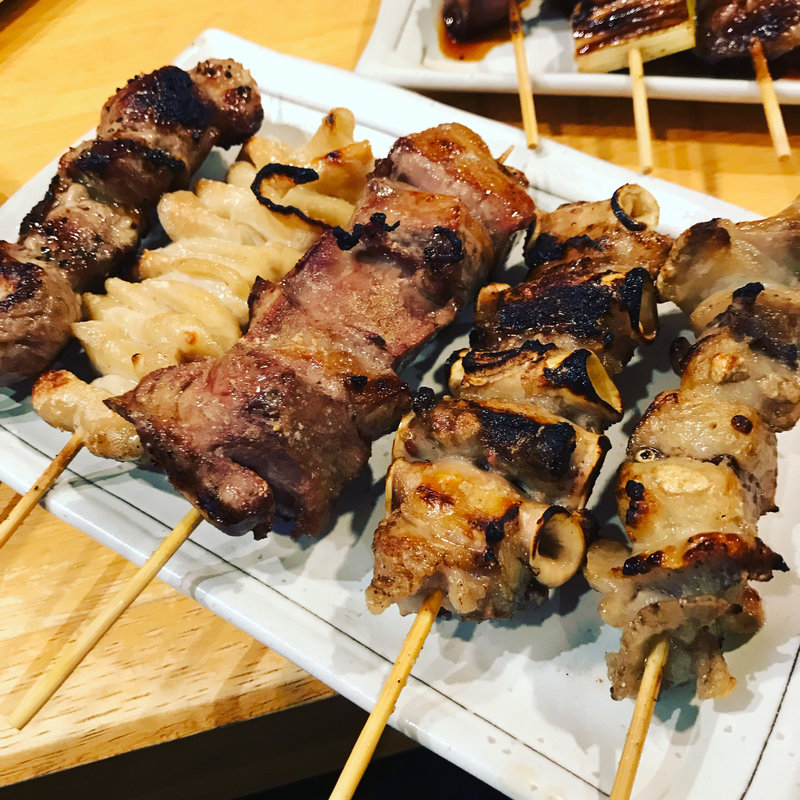 串盛り合わせ5本（塩）(名物やきとん　とみちゃん)