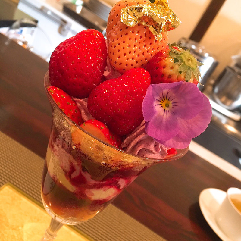 イチゴとショコラのパフェ(コントワール )