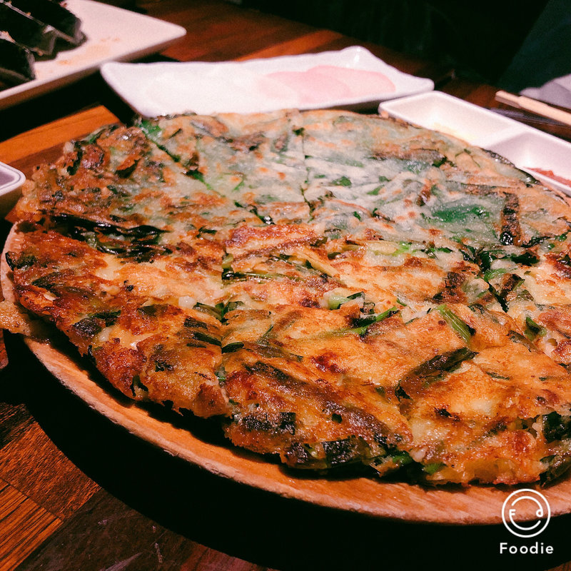 海鮮チヂミ(韓国家庭料理 トマト （カンコクカテイリョウリトマト）)