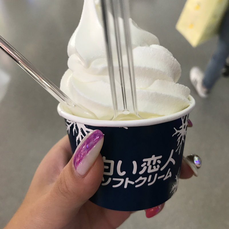 白い恋人ソフトクリーム(ブルースカイ オープンカフェ （BLUE SKY）)