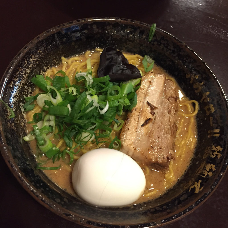 黒豚骨ラーメン(バカヤロー 龍麺房 )