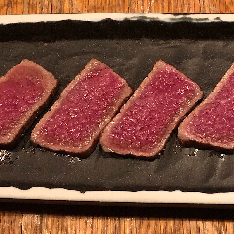 黒毛和牛のレア炙り(十番右京)