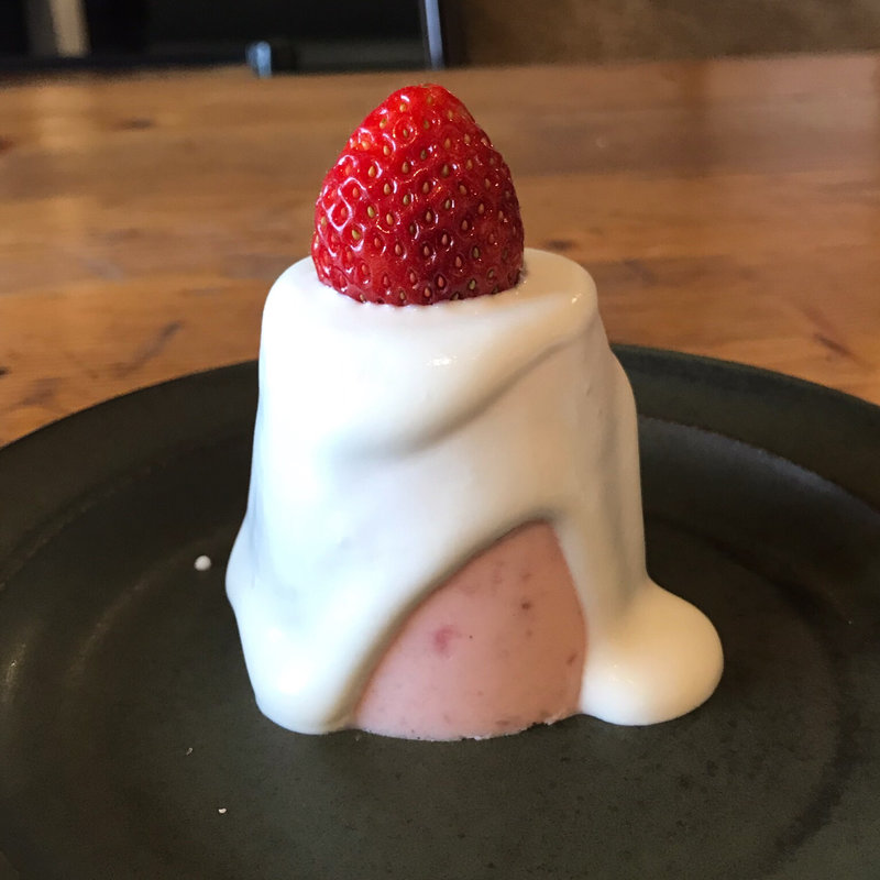 いちごのババロア(OXYMORON北浜)