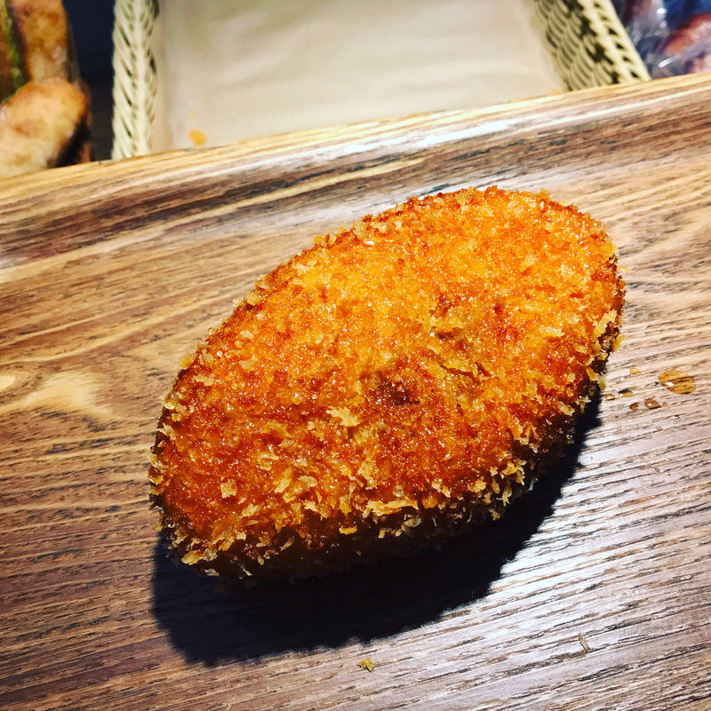 牛肉ごろっとカレーパン(R Baker 北千住店)