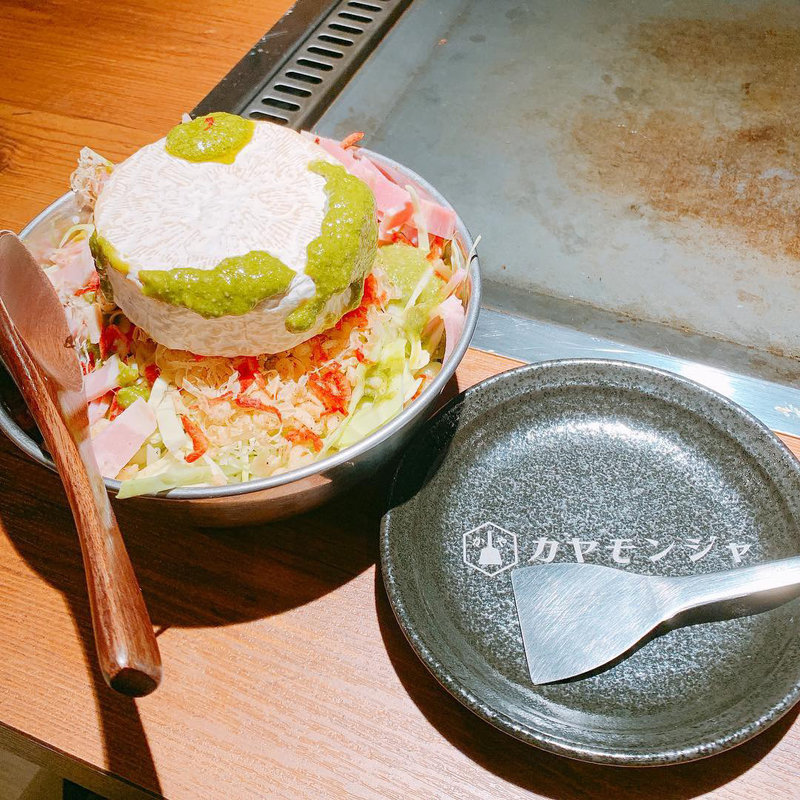 カマンベールジェノベーゼもんじゃ(カヤモンジャ)