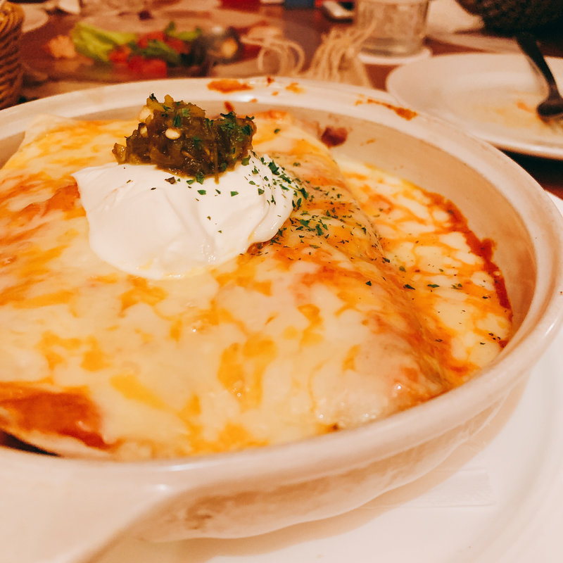 エンチラーダ（4種）トルティーヤにサルサを巻いたチーズオーブン焼き(ZONA ROSA （ソナロッサ）)