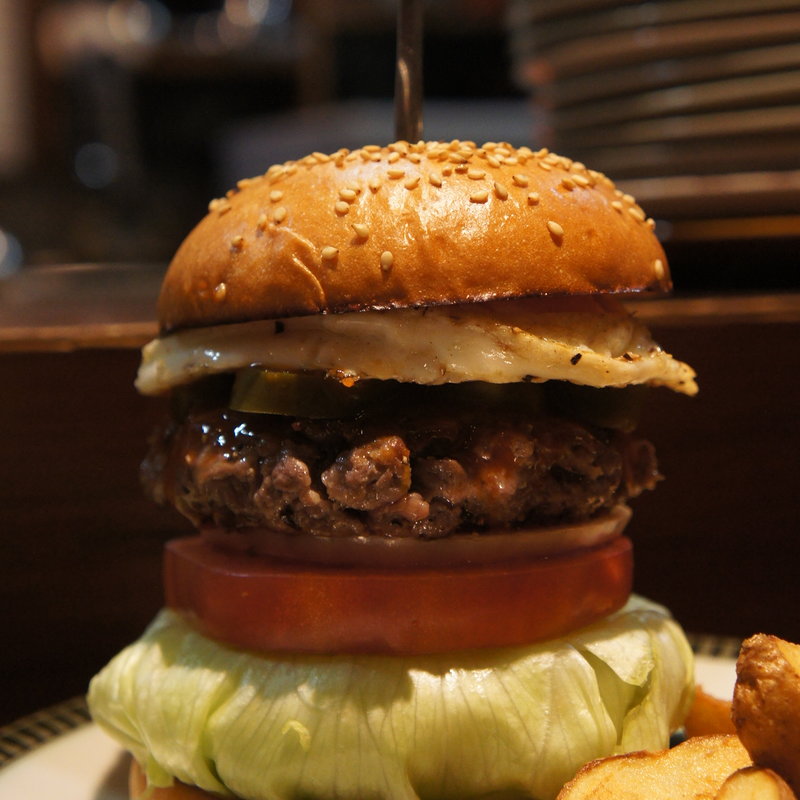 レッドホットチリハラペーニョバーガー(肉とワインの食堂 Bistro Bash )