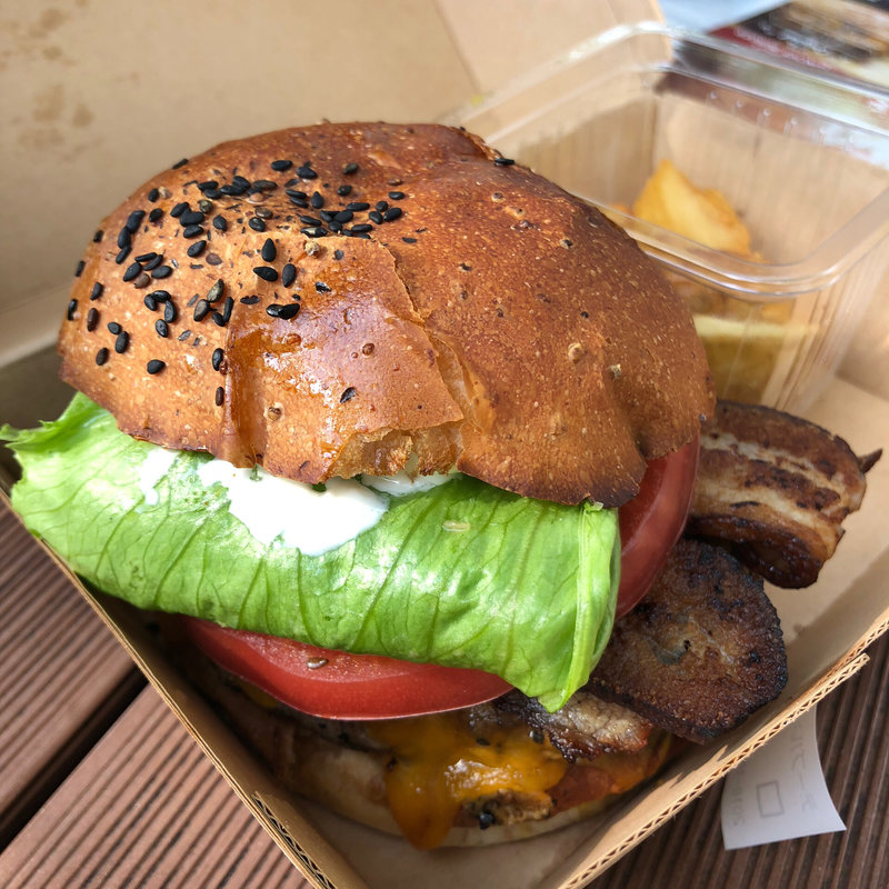   自家製ベーコンチーズバーガー(マンチズ バーガー シャック （MUNCH'S BURGER SHACK）)