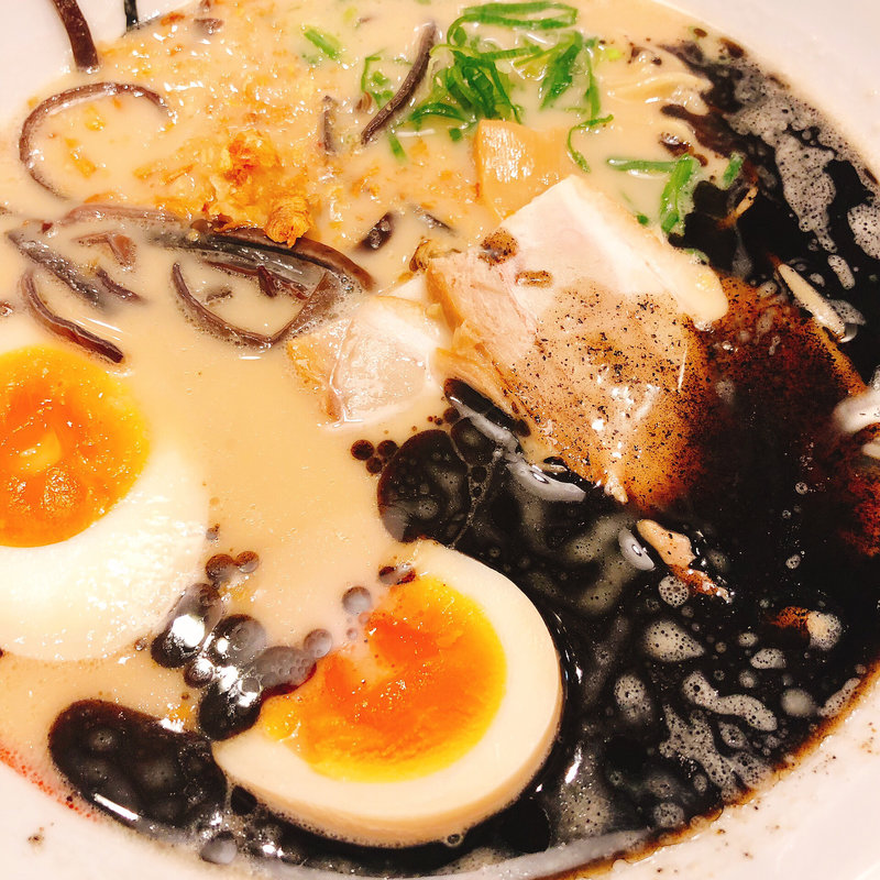 黒豚骨(三豊麺 上本町ハイハイタウン店)