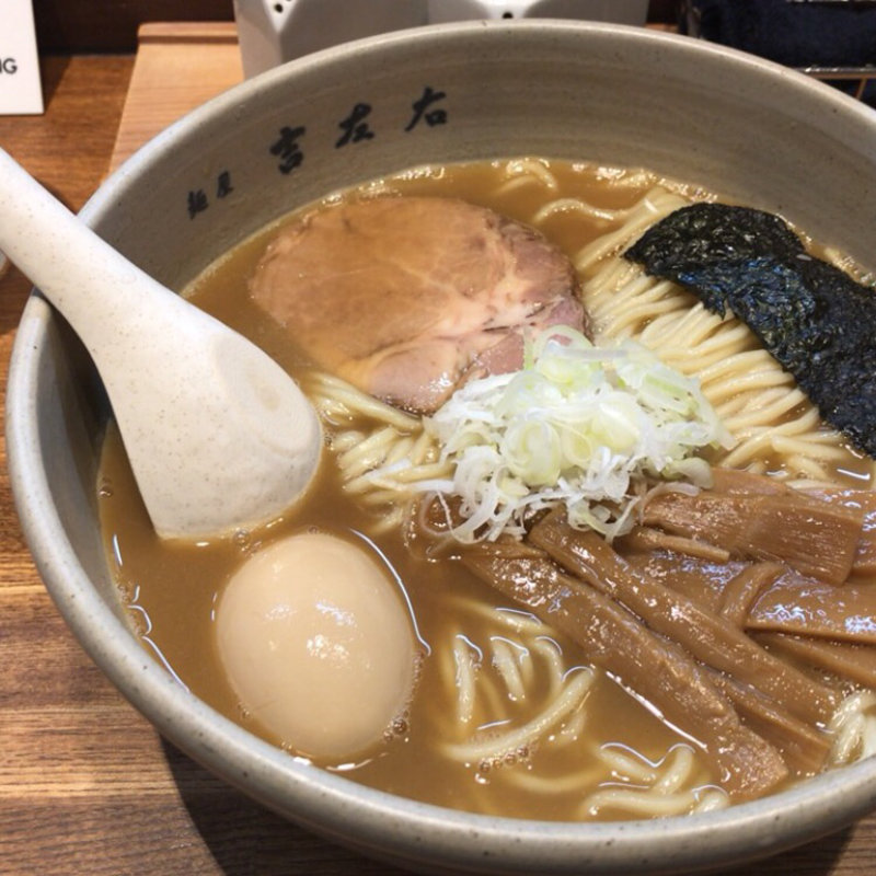 らーめん(麺屋 吉左右 （めんや きっそう）)