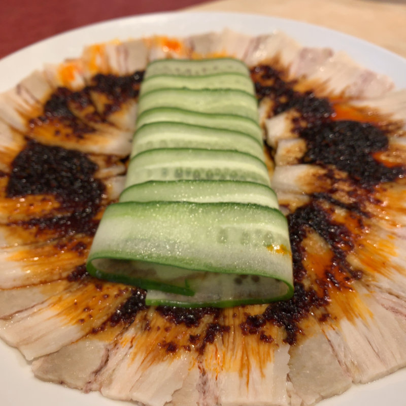 豚肉薄切りニンニク辛子ソース掛け(景徳鎮 本店)