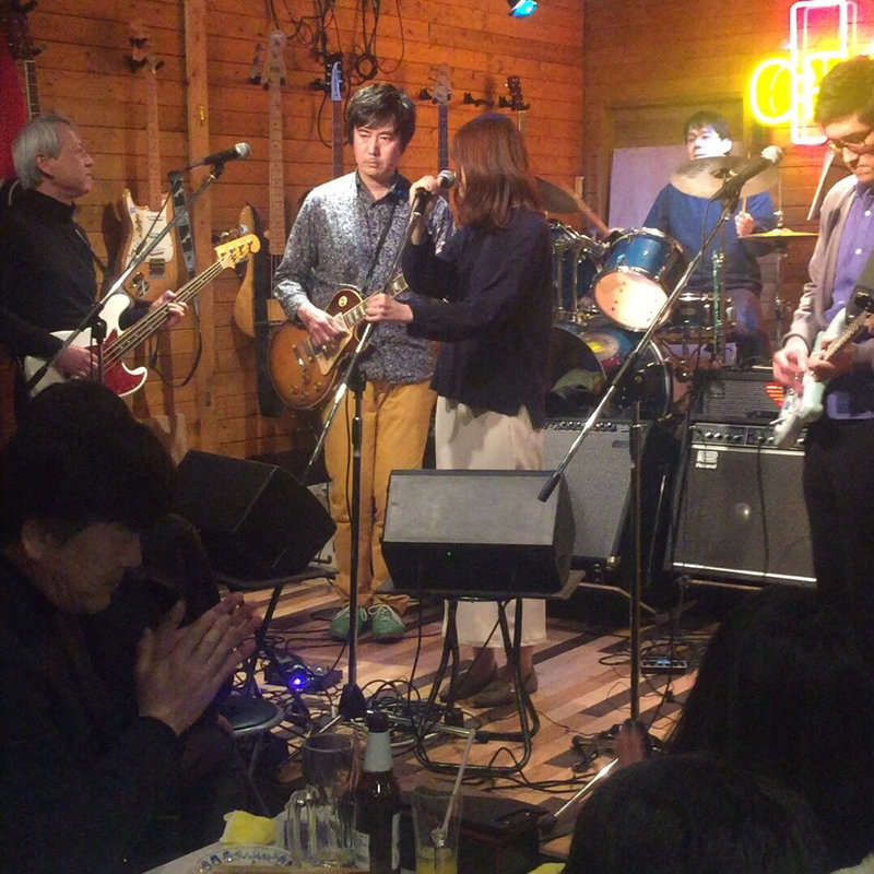 live(Asian dining くれっしぇんど)