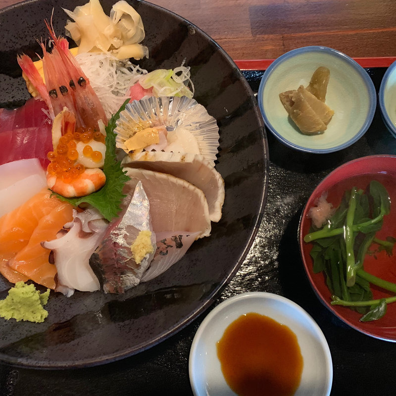 伊豆海鮮丼(伊豆海鮮どんぶりや)