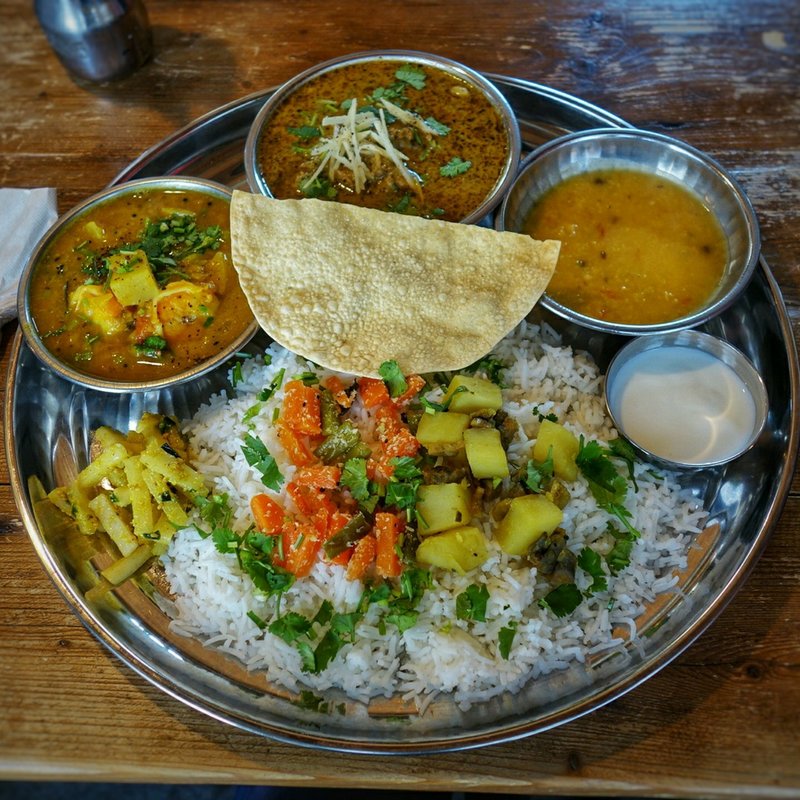 2種盛り(チキンと香菜+バナナエビと樹豆)(spice tree)