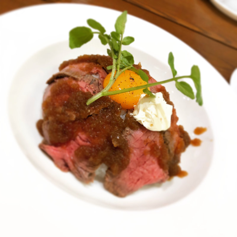 ローストビーフ丼(FREESTYLE GRILL & REST 潤)