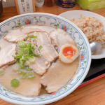 チャーシュー麺大盛り焼飯セット