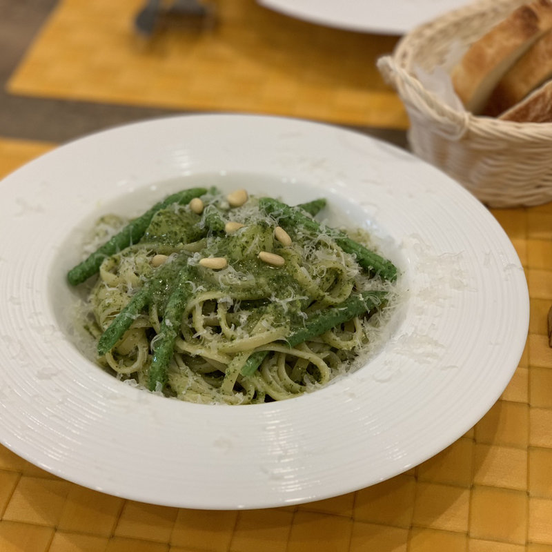 リングイネのジェノベーゼ(インゲンとジャガイモのバジルソース)(前菜・ドリンク付ランチ)(トキアプロフーモ)