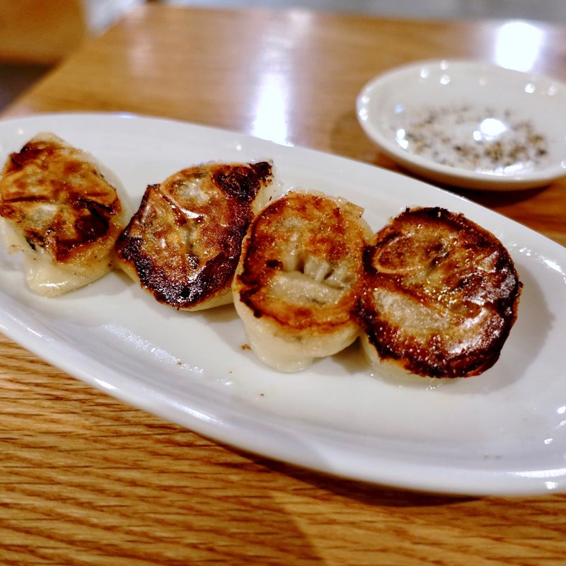 4種のキノコとバターの餃子(神戸餃子 オレギョ ハービスENT店)