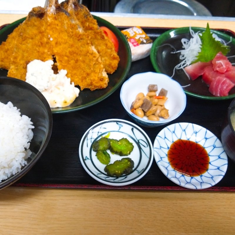鯵フライ定食マグロブツ付き(定食 卓味)