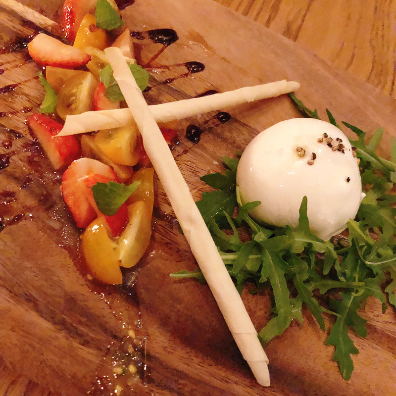 イタリア産フレッシュブラータチーズ(T.Y.HARBOR)