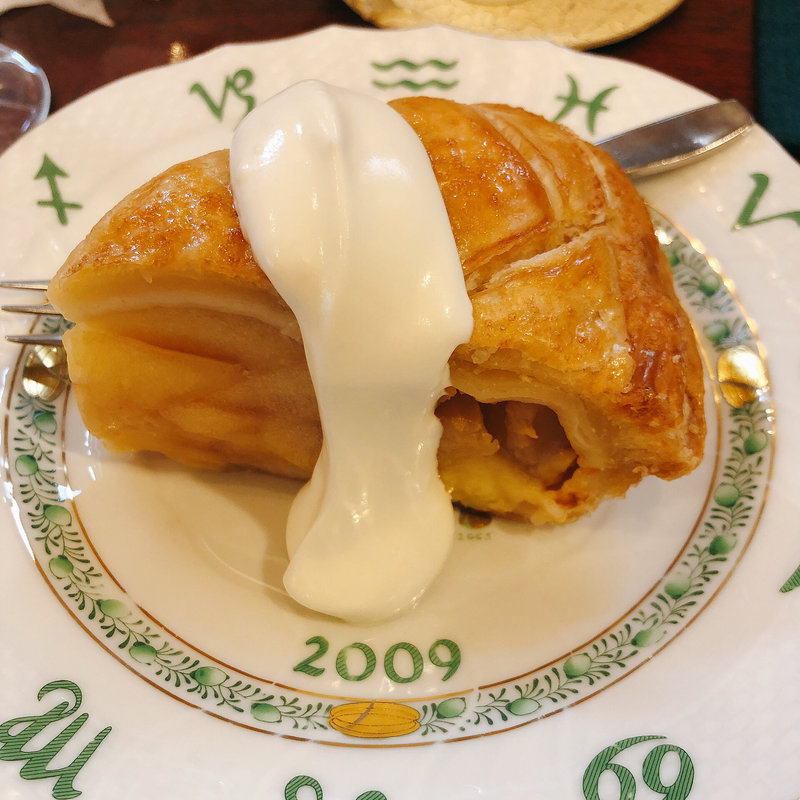 アップルパイ・チーズケーキ・チョコレートケーキ(金魚坂)