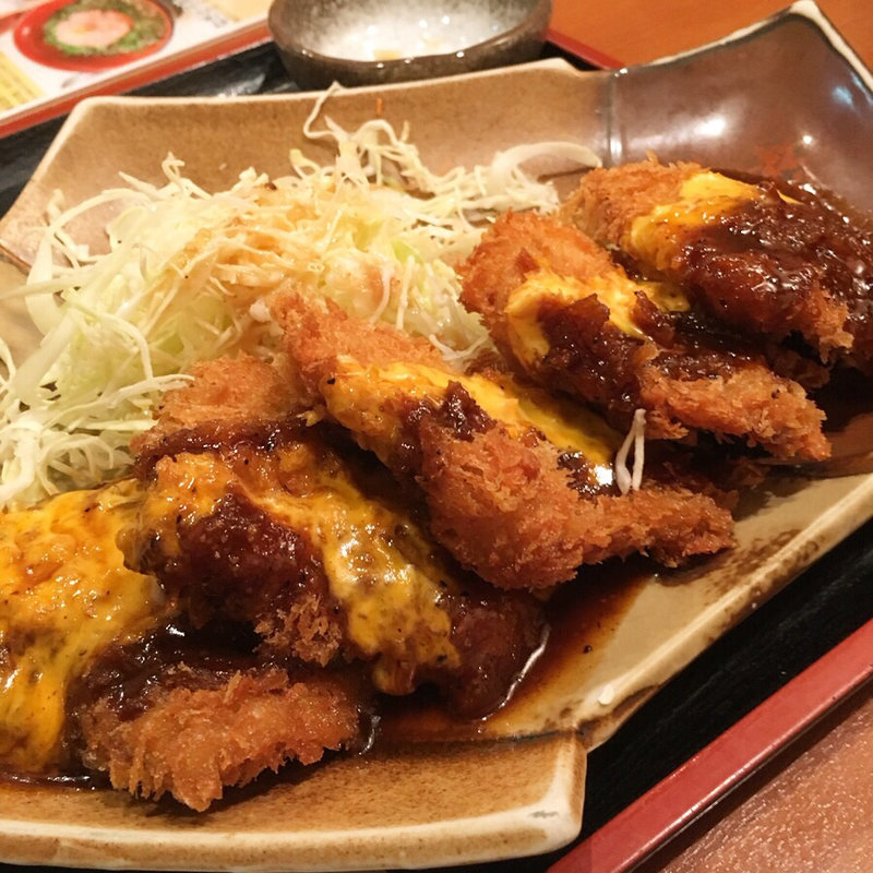 スパイシーデミのチキンカツ定食(素材屋 伏見店 （ソザイヤフシミテン）)