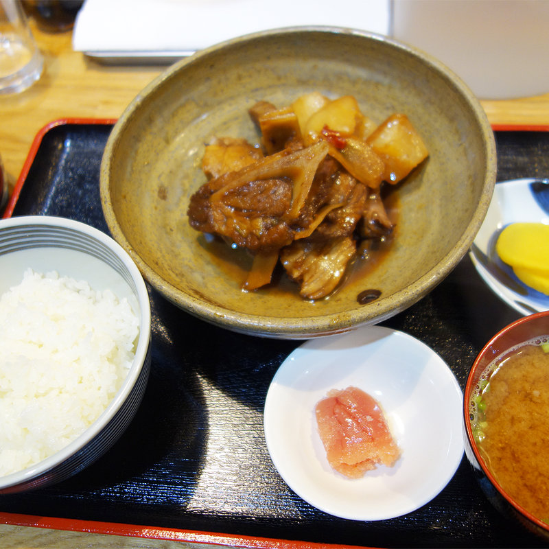 本マグロカマ煮付け定食(Osakanachan(おさかなちゃん))