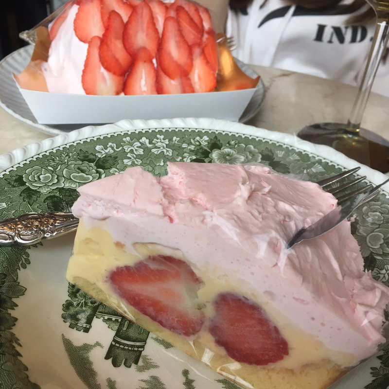 レアカスタードいちご(ムームー （Muu Muu）)