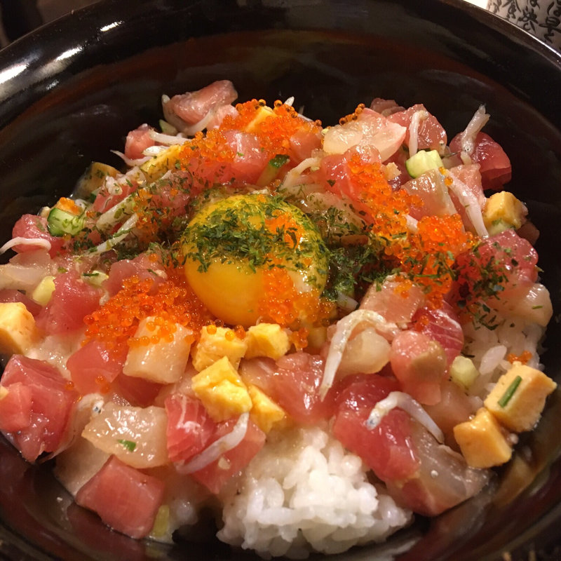 海鮮ちらしとろろ丼(魚勝)